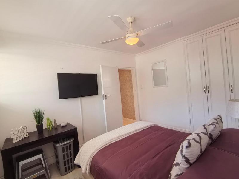 To Let 3 Bedroom Property for Rent in Green Point Upper Western Cape